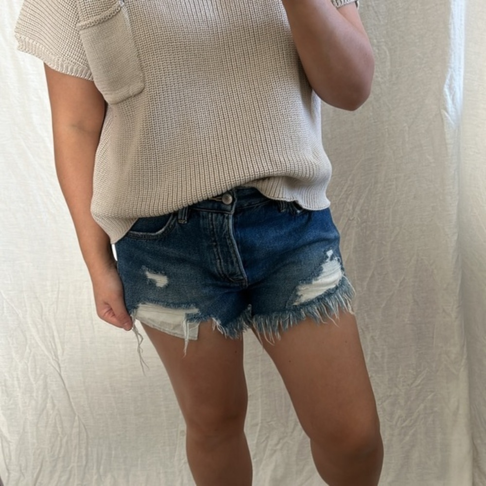 Free people‎ x We the Free Raw Hem Distressed Denim Short. Size 26